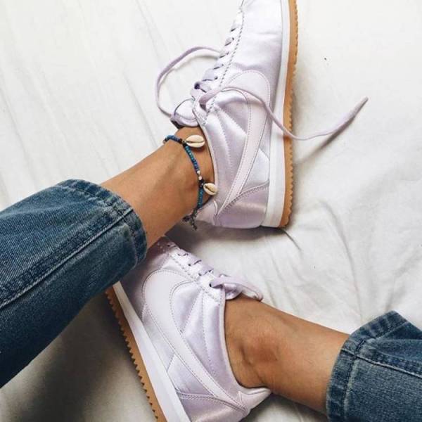 秋天入手这双高端休闲鞋无敌百搭,初秋必买的4双鞋穿10年都不过时