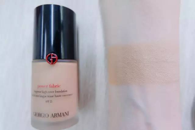 编辑部的选择｜4款网红粉底测评，不去专柜也能挑到合适你的那个