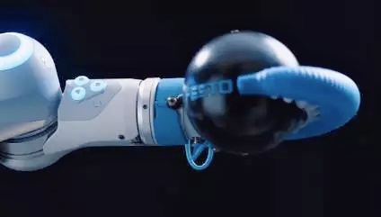 神的触手被做了出来，能够轻松吸住柱状体！