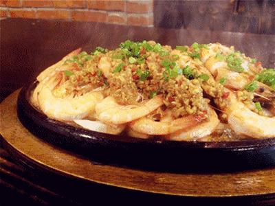 太“凶”残！平顶山这家店又小又偏，却每晚美女如云，还经常排队