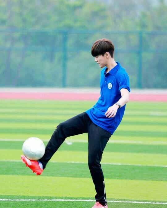 鹿晗足球水平到底怎么样,鹿晗足球明星赛完全版