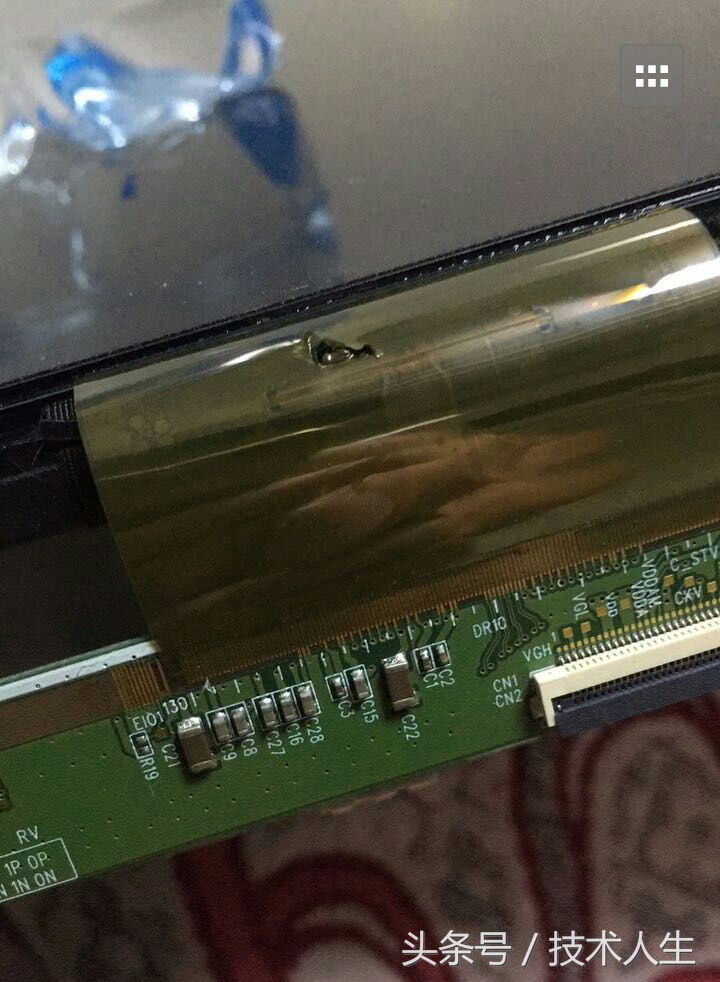 修电视把其他地方修坏了,修电视的坑