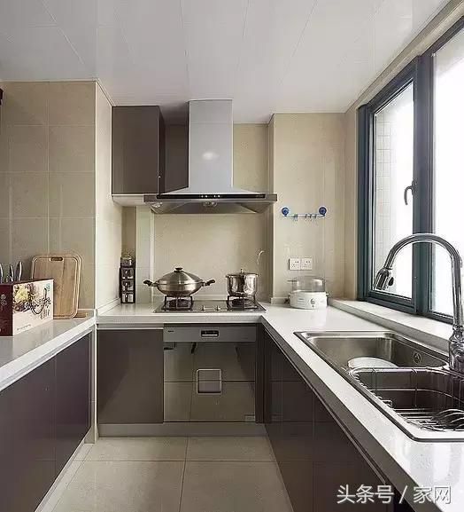 朴实无华的厨房台面,厨房大理石台面上面能够剁肉吗