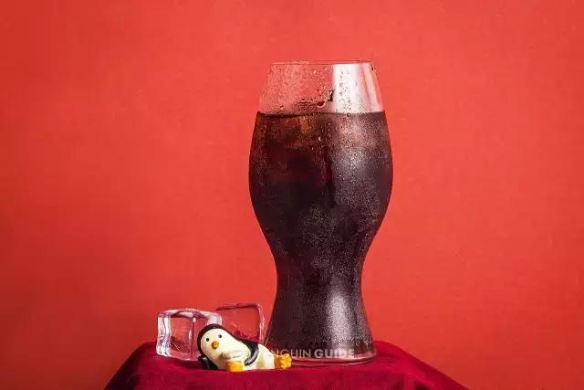 夏天喝可乐是一种什么体验,夏天喝可乐会怎样