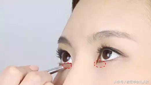 短发扎马尾好看的发型简单,短发发型怎么扎简单好看低马尾