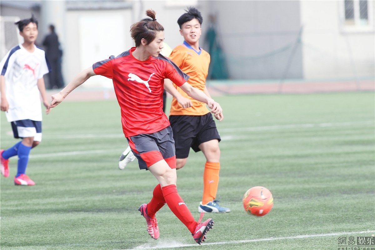 鹿晗足球水平到底怎么样,鹿晗足球明星赛完全版