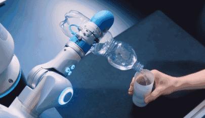 神的触手被做了出来，能够轻松吸住柱状体！