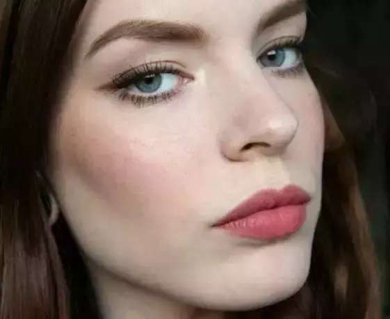 这些豆沙色口红，怎么涂都显白！