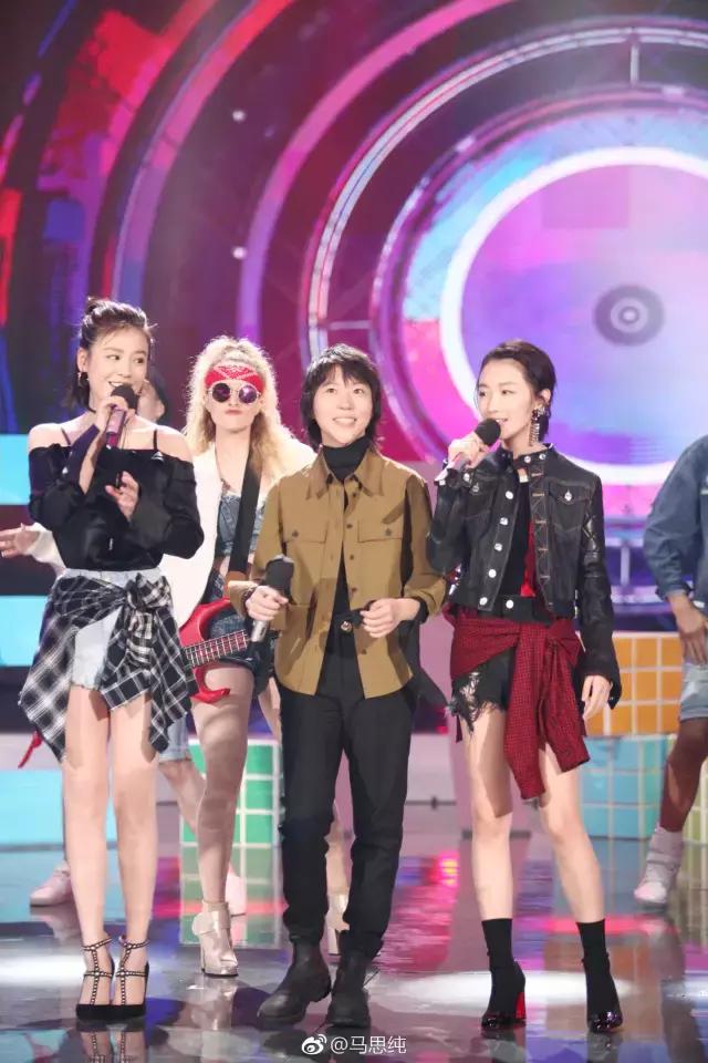 李易峰赵丽颖情侣装,赵丽颖李易峰穿情侣装