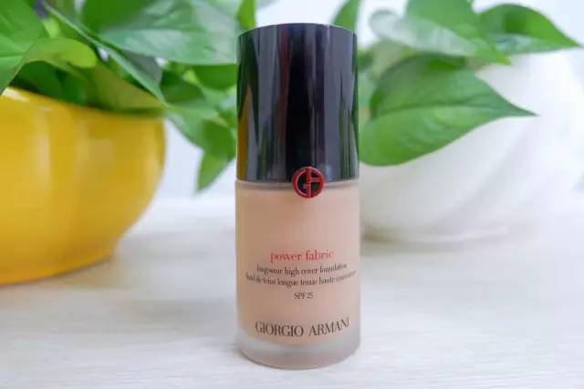 编辑部的选择｜4款网红粉底测评，不去专柜也能挑到合适你的那个