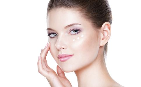 击退抬头纹最有效的方法,拥有年轻无瑕肌肤告别女生抬头纹