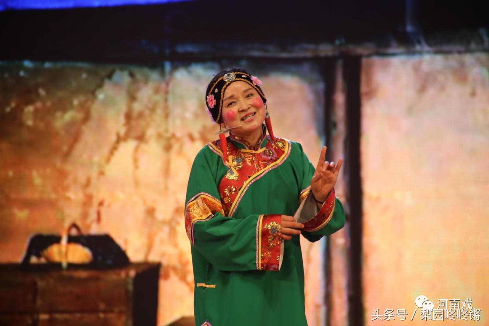 笑星张晓英戏曲小品全集,张晓英戏曲小品大全搞笑版