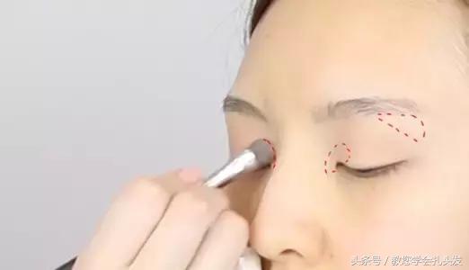 短发扎马尾好看的发型简单,短发发型怎么扎简单好看低马尾