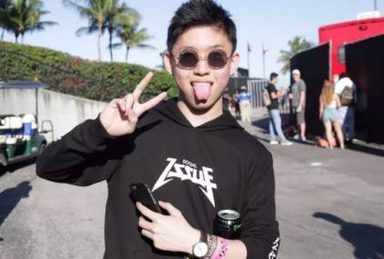 潮流达人陈冠希余文乐,陈冠希和余文乐争谁更潮流