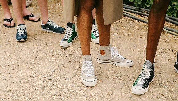 人生的意义就是：不管，买鞋！