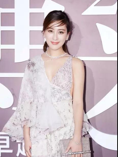 脸型扁平要刘海还是不要刘海好,空气刘海加八字刘海合适什么脸型