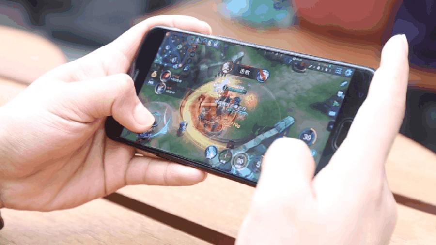 oppor11已成17年爆款产品,为什么oppo就被称为厂妹