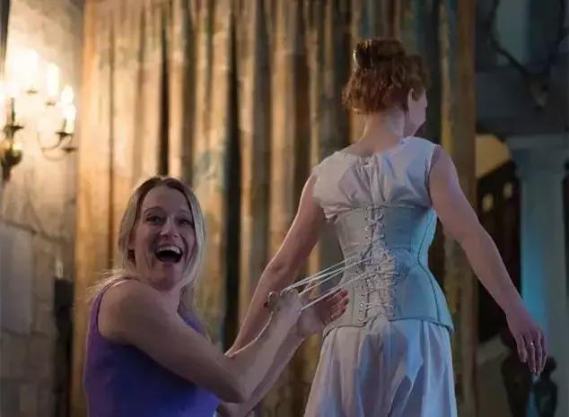 两个世纪胸罩的变化,胸衣的演变史