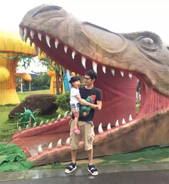 中山大道潮童街拍：很萌很酷很厉害，还会耍宝！