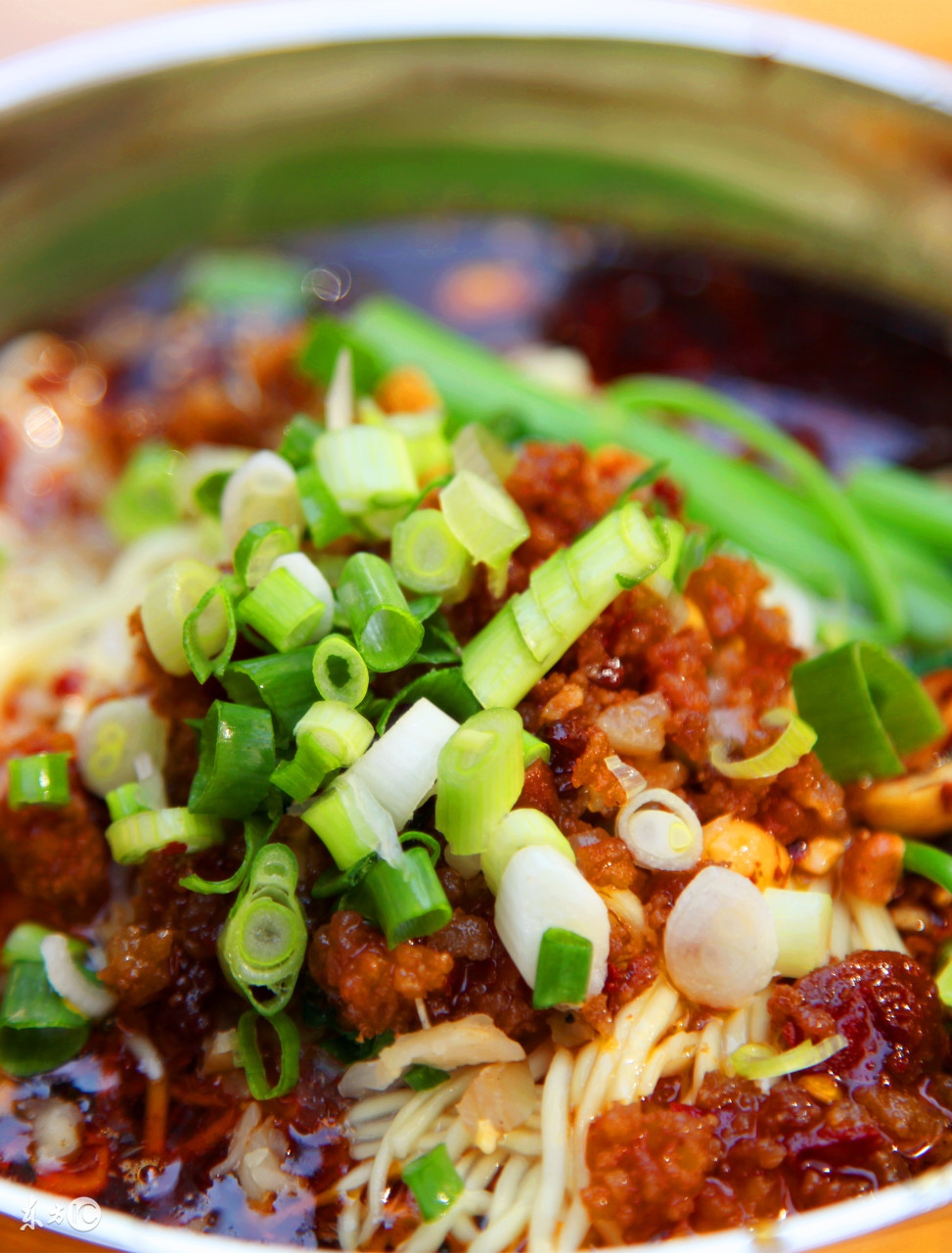 投资酸辣粉,开一个50平的酸辣粉店投资多少钱