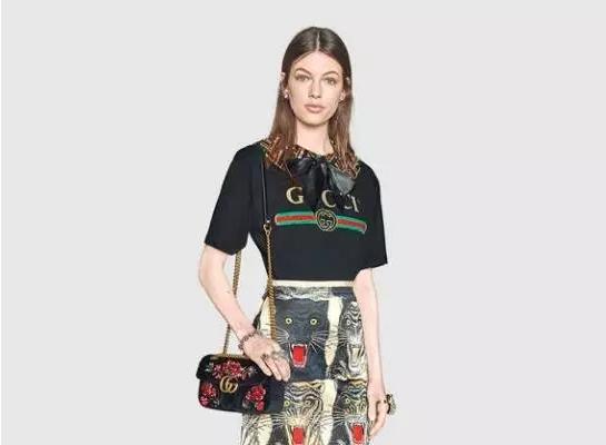 网上很便宜的名牌包包是真的么,名牌包包专卖店比网上贵多少