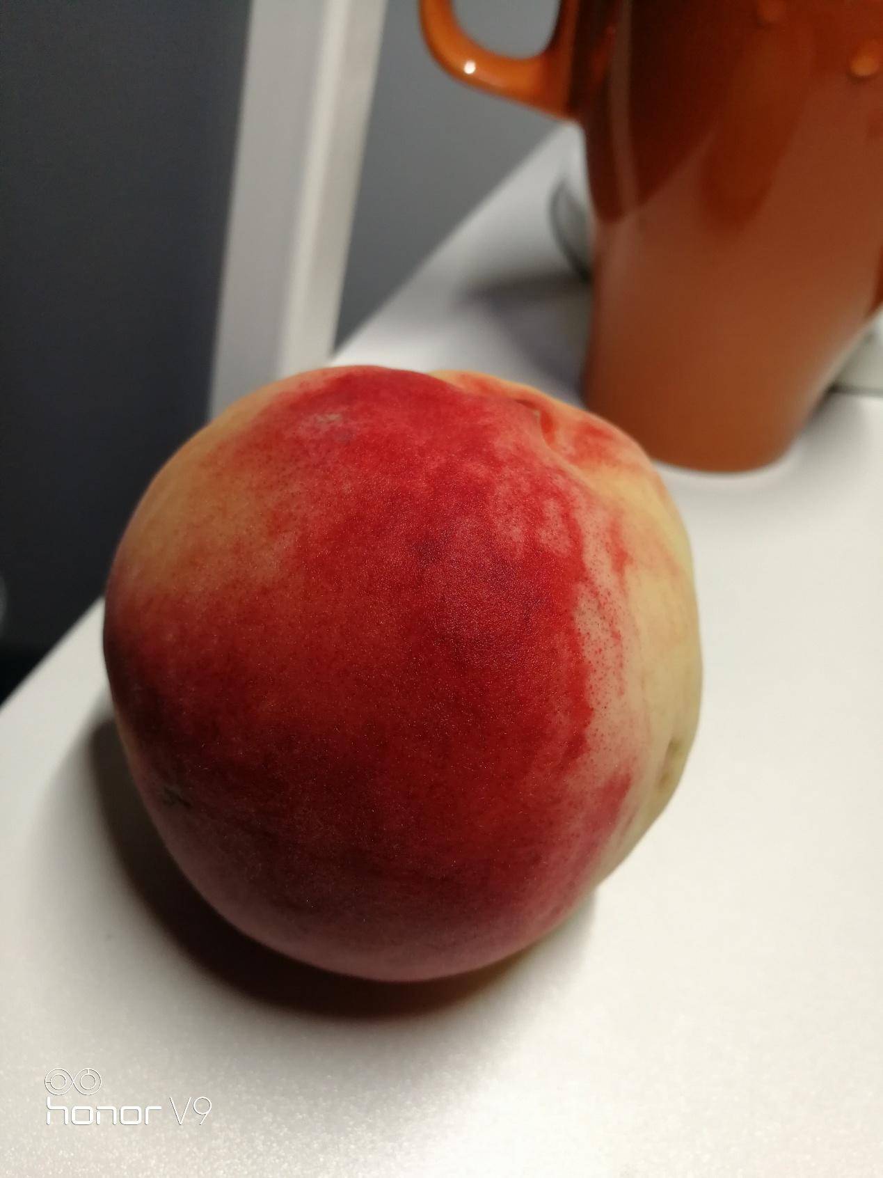 荣耀v9和荣耀9的性能有什么区别,荣耀9和荣耀v9哪个好值得买