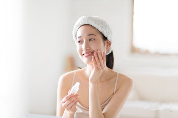 用完爽肤水能够直接涂防晒霜吗,用完爽肤水能直接用防晒喷雾吗