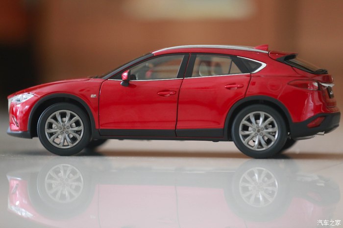 新款马自达cx-4车模型,马自达cx-4后备箱细节图