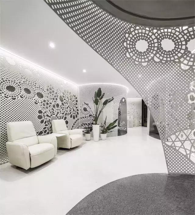 裸粉色高级感美甲磨砂,简约蕾丝美甲