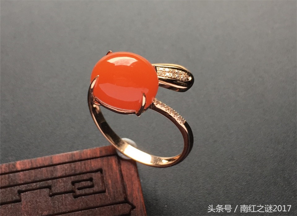 大气轻奢祖母绿戒指,法式轻奢八芒星戒指