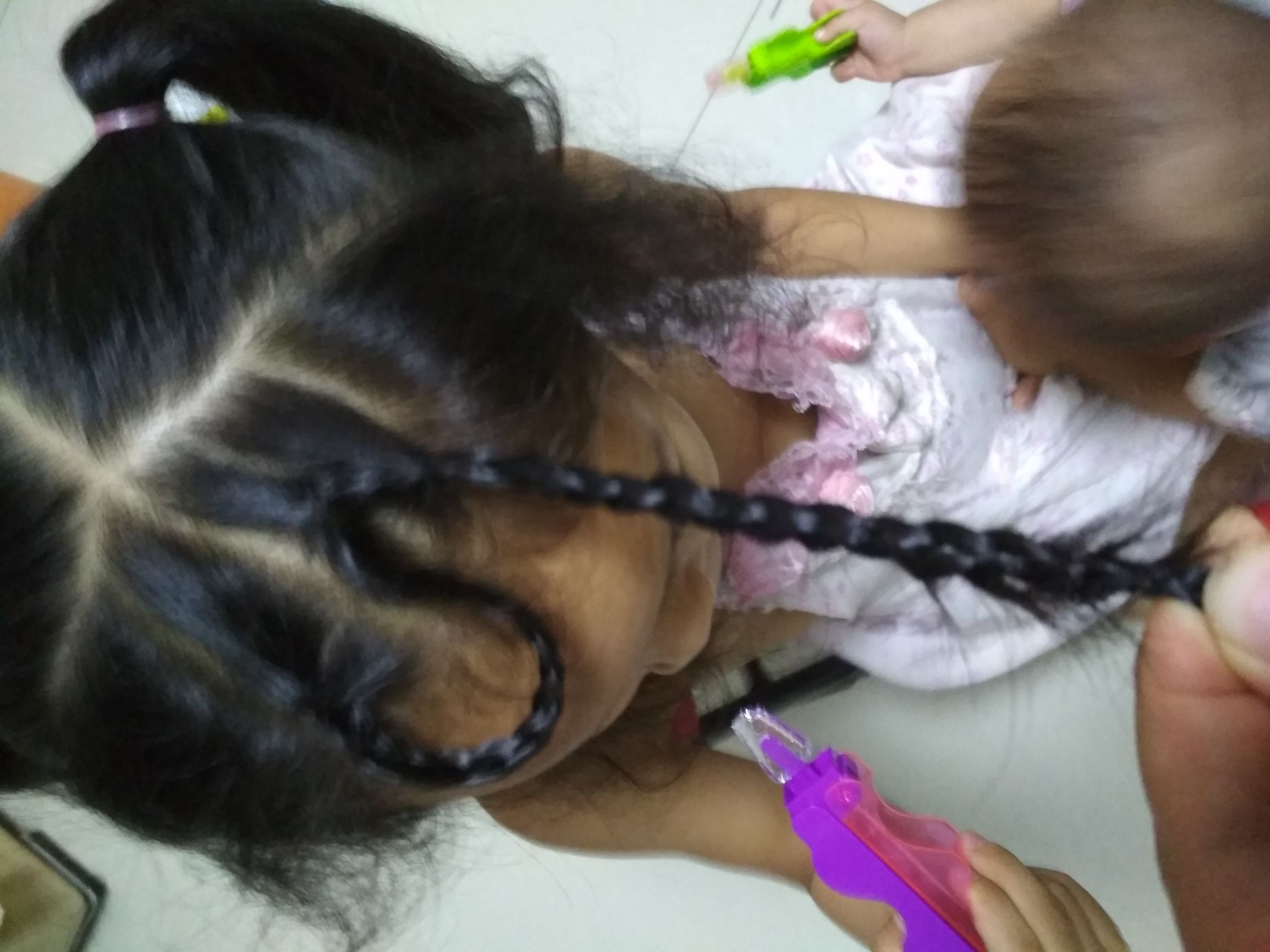 有刘海的宝宝合适编什么发型,小孩高额头刘海怎么扎起来好看