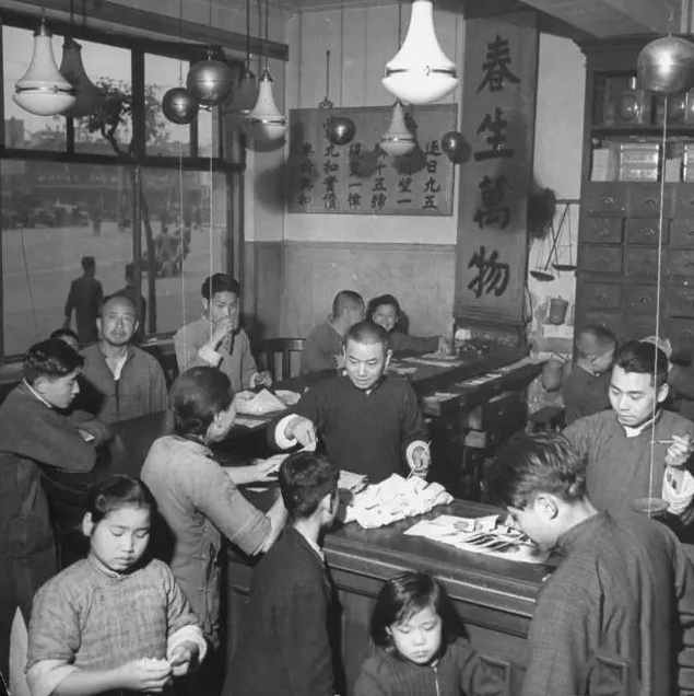 民国时期中药店，敢养这个动物，药店老板胆子太大了！