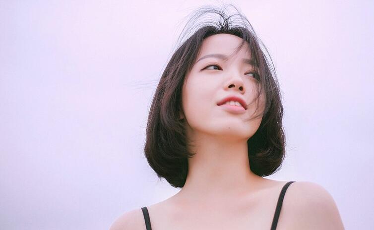 网上泡妞开场白教程看了不会你是猪吗？