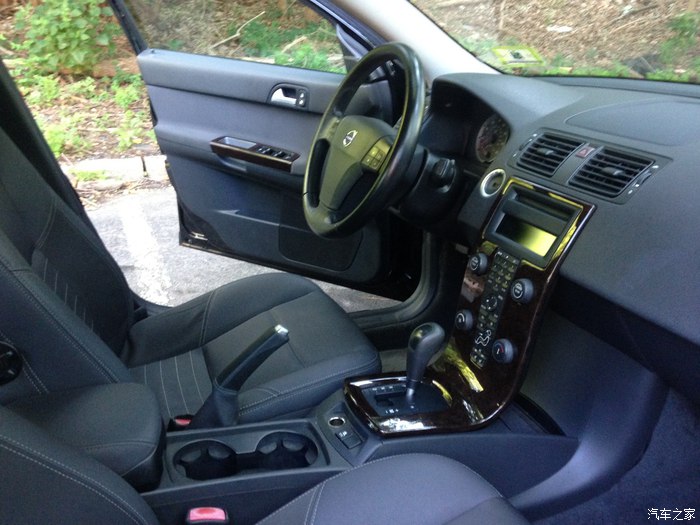 沃尔沃轿车15-20万左右内饰,沃尔沃s40四缸2.0驾驶感受