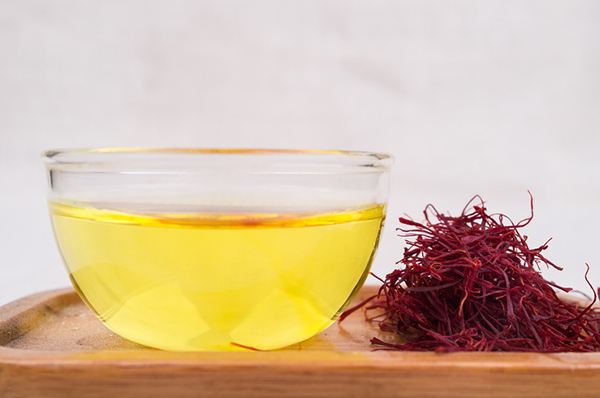 藏红花泡水喝有什么功效与功能吗,藏红花泡水喝有什么功效呢