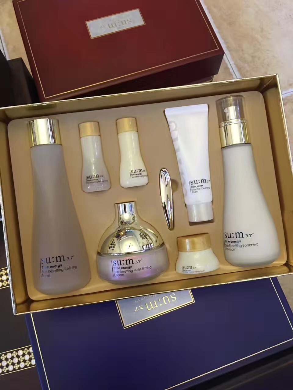 皮肤干起皮推荐的护肤品,皮肤干燥起皮用什么国货