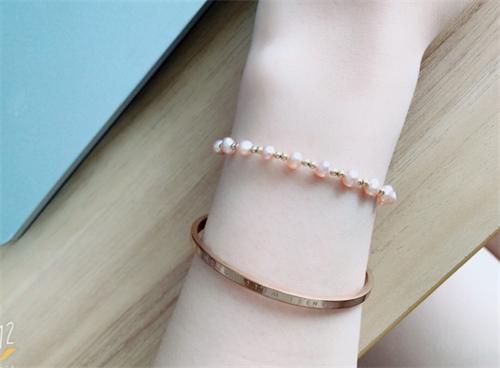 锁骨项链装饰效果图,夸大锁骨项链装饰