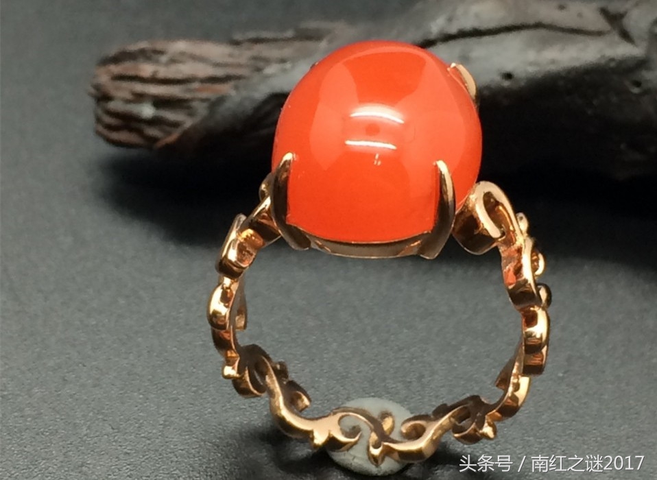 大气轻奢祖母绿戒指,法式轻奢八芒星戒指