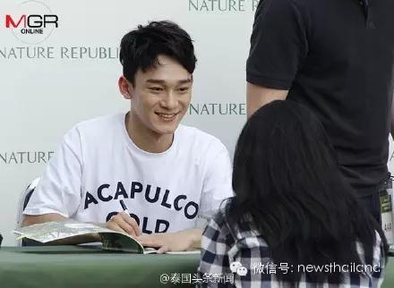 EXO曼谷签名会火爆疯狂粉丝连续排队两天