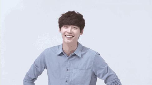 牙齿不够白！笑的时候都不敢露齿，该肿么办才好！