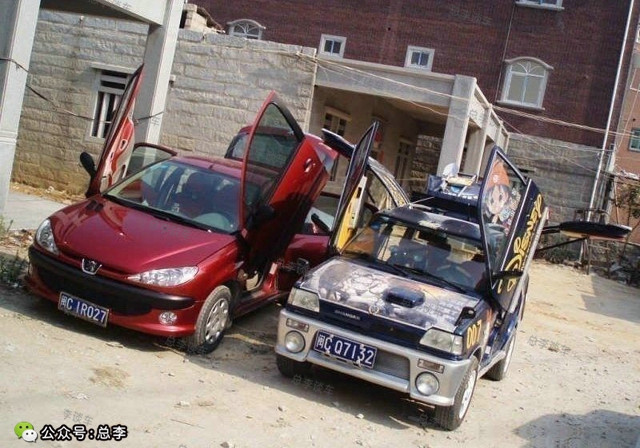 湖北最牛奥拓，开在大街上回头率不低，霸气车牌，让多少豪车羡慕