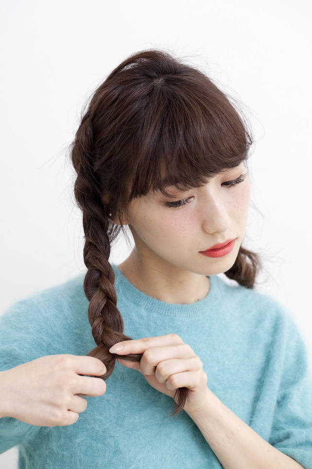 4款超时髦的编发3分钟就能搞定,日系编发简单又自然