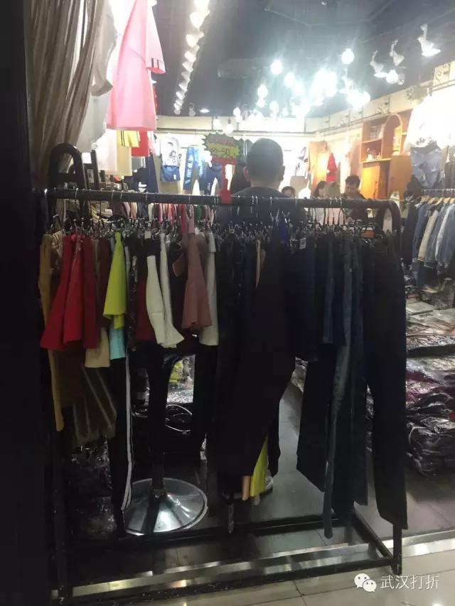 在武汉有个神秘的大楼，能够用淘宝的价格买到专柜的货！多图实拍