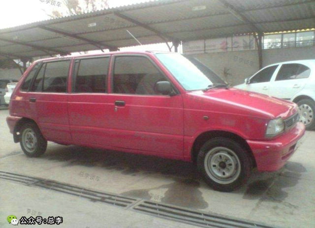 湖北最牛奥拓，开在大街上回头率不低，霸气车牌，让多少豪车羡慕