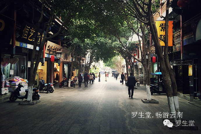 云南旅游攻略必去吃的美食有哪些,云南吃些什么特色美食