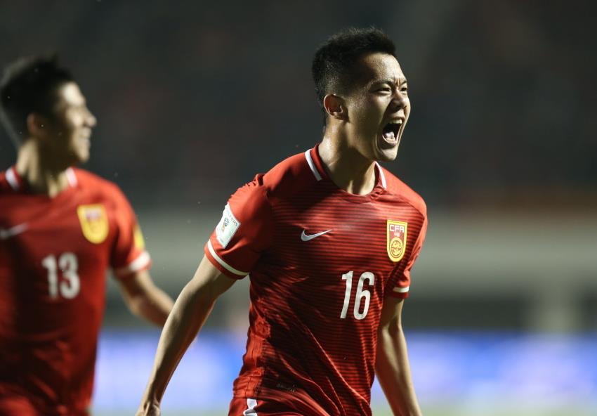 国足晋级呐喊,国足出线之夜沈阳