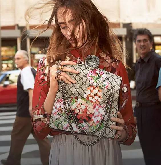 这有100个最时髦的包，男票爱不爱你就看这篇了