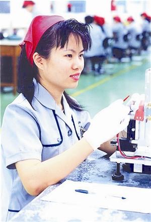 富士康打工妹逆袭告捷,深圳打工女十年逆袭之路