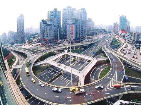 西安春临二路与公田一路十字违章,西安交通违章扣分能在网上处理吗