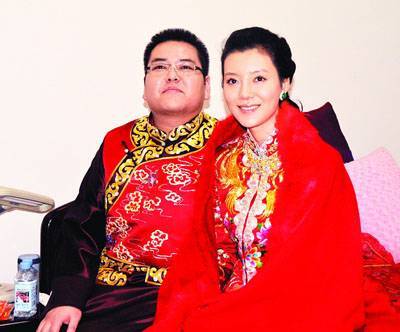 与山西首富离婚，母亲国家一级演员，整容过度今无人敢娶无戏可演